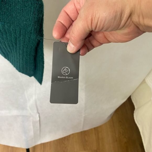 Woolen Bloom ladies long Cardigan Green size Medium New With Tags - Picture 8 of 12